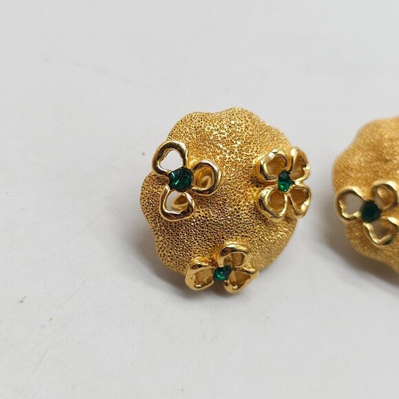Vintage Trifari Gold Tone Flower Cut Out Earrings With Green Rhinestones - Picture 2 of 5